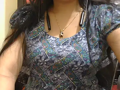 Snapshot of fairy_queen07 chatting on 16, 11, 2025 fairy queen07 online show from 16, 11, 2025