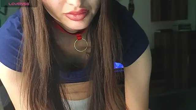 Snapshot of xSweetMissx chatting on 11, 11, 2025 xSweetMissx online show from 11, 11, 2025