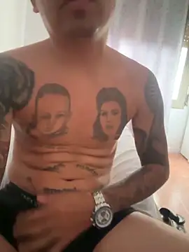 Snapshot of davidxxx099 chatting on 9, 10, 2025 davidxxx099 online show from 9, 10, 2025