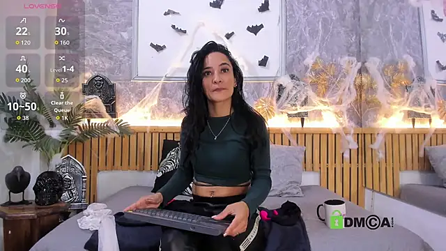 princequinn  online show from 14, 10, 2025