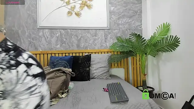 princequinn  online show from 21, 12, 2025