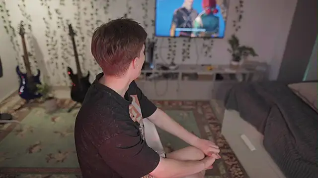 Snapshot of RusBradPitt chatting on 19, 11, 2025 RusBradPitt online show from 19, 11, 2025