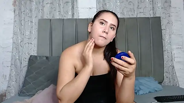 Snapshot of HOTEXTREMCOUPLE chatting on 18, 10, 2025 HOTEXTREMCOUPLE online show from 18, 10, 2025