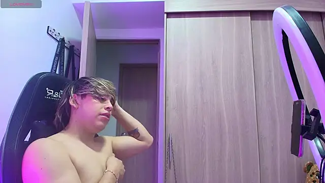 Snapshot of brunothompson3 chatting on 10, 10, 2025 brunothompson3 online show from 10, 10, 2025