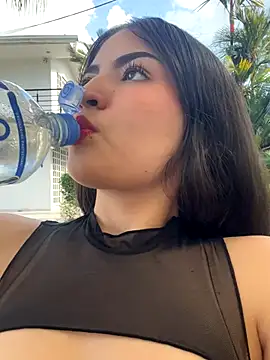 Snapshot of Gaby-Herrera chatting on 5, 10, 2025 Gaby-Herrera online show from 5, 10, 2025