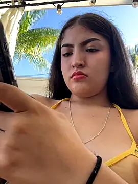 Snapshot of Gaby-Herrera chatting on 18, 10, 2025 Gaby-Herrera online show from 18, 10, 2025