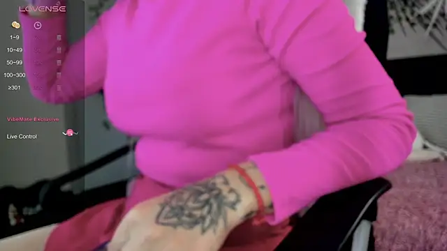 Kira Key online show from 2, 12, 2025