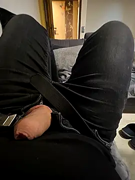 bigdicksklave online show from 25, 2, 2026