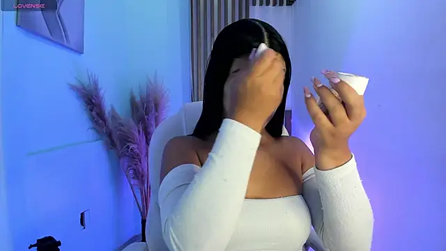 Snapshot of PauliinaBelle_ chatting on 21, 11, 2025 PauliinaBelle online show from 21, 11, 2025