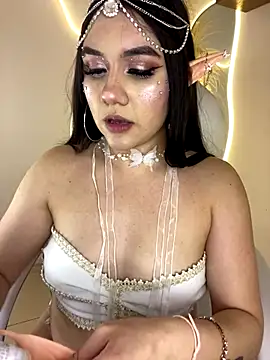 Zoe Serrat online show from 31, 10, 2025