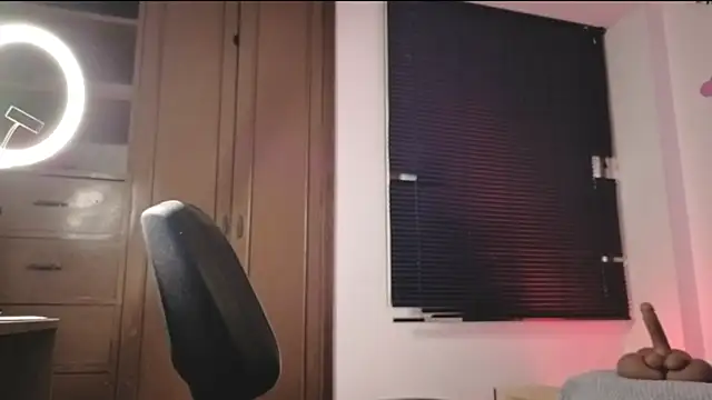 Snapshot of MiaCollinssx chatting on 6, 3, 2026 MiaCollinssx online show from 6, 3, 2026