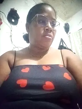 Big ass submissive online show from 5, 2, 2026