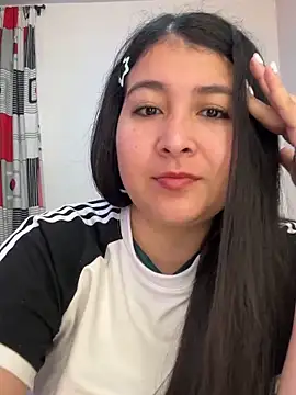 Snapshot of evelyn_1702 chatting on 2, 11, 2025 evelyn 1702 online show from 2, 11, 2025