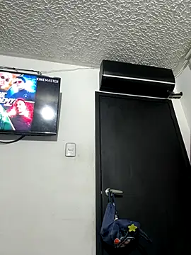 Snapshot of evelyn_1702 chatting on 14, 12, 2025 evelyn 1702 online show from 14, 12, 2025