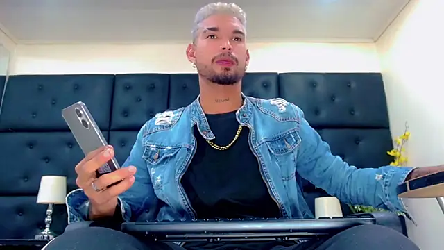 StivBigCock online show from 5, 10, 2025