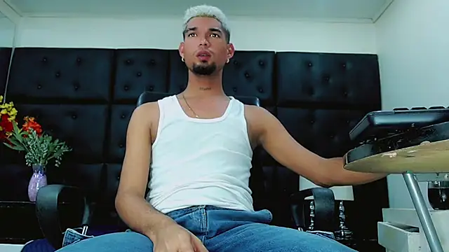 StivBigCock online show from 26, 10, 2025