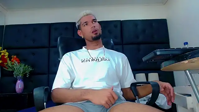 StivBigCock online show from 26, 10, 2025