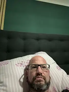 Snapshot of MichiDWT1312 chatting on 5, 2, 2026 MichiDWT1312 online show from 5, 2, 2026