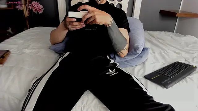 Mr Klein 69 online show from 14, 12, 2025