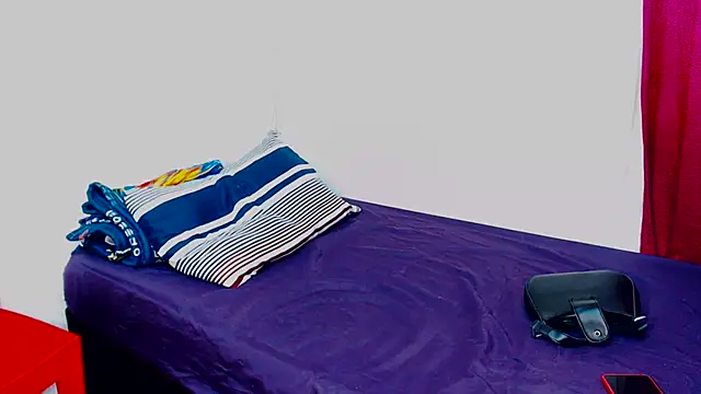 FreakyScarlet00 online show from 4, 11, 2025