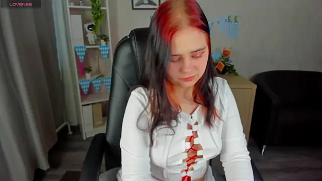 Snapshot of Alis_Platt chatting on 13, 10, 2025 Alis Platt online show from 13, 10, 2025