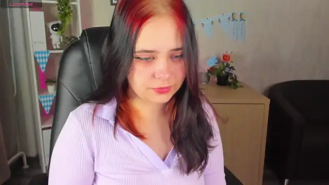 Snapshot of Alis_Platt chatting on 14, 10, 2025 Alis Platt online show from 14, 10, 2025