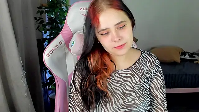 Snapshot of Alis_Platt chatting on 3, 11, 2025 Alis Platt online show from 3, 11, 2025