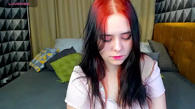 Snapshot of Alis_Platt chatting on 14, 11, 2025 Alis Platt online show from 14, 11, 2025