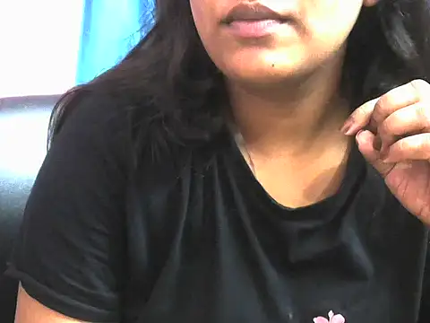 Snapshot of Queenxxx98 chatting on 14, 10, 2025 Queenxxx98 online show from 14, 10, 2025