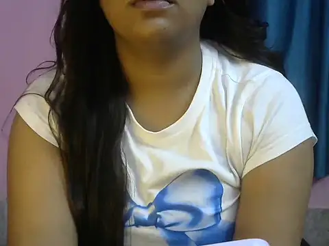 Snapshot of Queenxxx98 chatting on 15, 10, 2025 Queenxxx98 online show from 15, 10, 2025