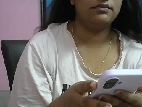 Snapshot of Queenxxx98 chatting on 22, 10, 2025 Queenxxx98 online show from 22, 10, 2025