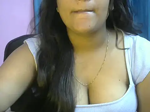 Snapshot of Queenxxx98 chatting on 9, 11, 2025 Queenxxx98 online show from 9, 11, 2025