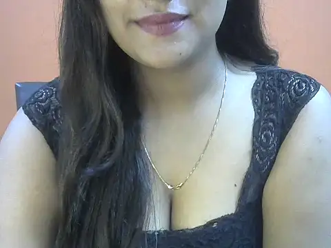 Snapshot of Queenxxx98 chatting on 27, 11, 2025 Queenxxx98 online show from 27, 11, 2025