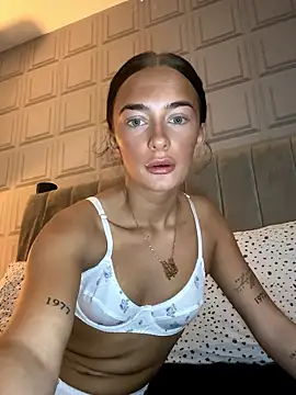 Spicy-Rosie20 online show from 13, 1, 2026