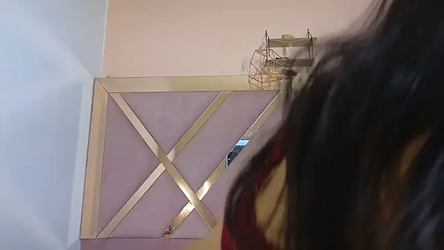 Sophia moo  online show from 18, 3, 2026