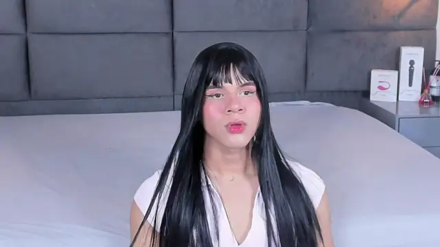 Snapshot of Slenna_Moon chatting on 6, 11, 2025 Slenna Moon online show from 6, 11, 2025