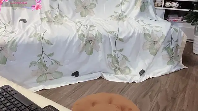 Jade-0906 online show from 25, 11, 2025