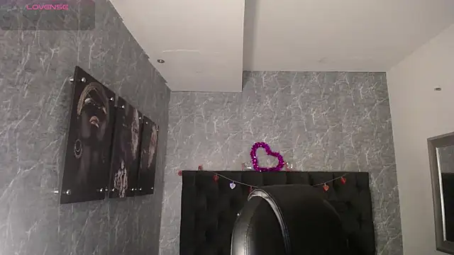 lizzysnow   online show from 9, 9, 2025