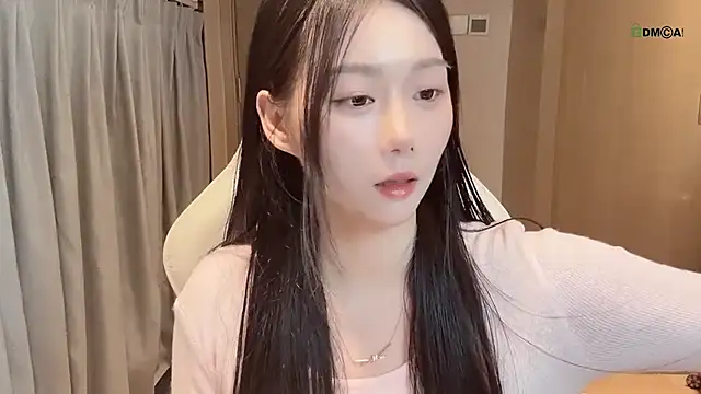 Snapshot of Makinghappymyself_ chatting on 27, 10, 2025 Makinghappymyself online show from 27, 10, 2025