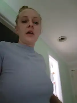 Snapshot of _Karizma_ chatting on 11, 11, 2025 Karizma online show from 11, 11, 2025