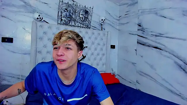 Ari and Storm online show from 8, 11, 2025