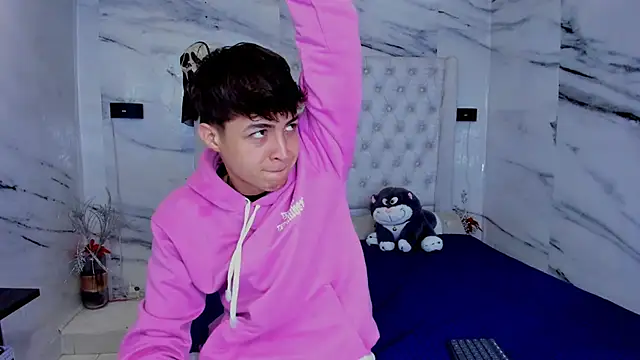 Ari and Storm online show from 3, 2, 2026