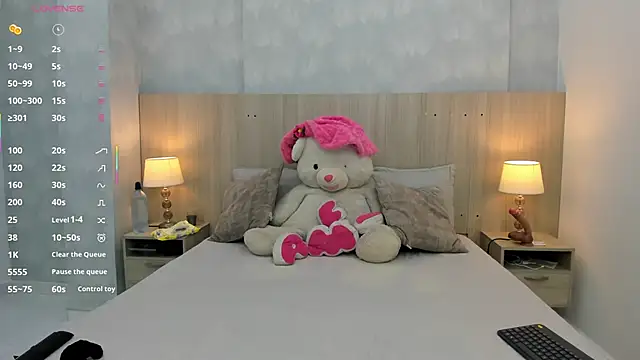 Snapshot of mia_aristizabal chatting on 10, 9, 2025 mia aristizabal online show from 10, 9, 2025