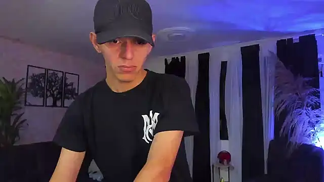 Snapshot of Marcus_and_Tony chatting on 13, 10, 2025 Marcus and Tony online show from 13, 10, 2025