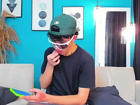 Snapshot of Marcus_and_Tony chatting on 8, 3, 2026 Marcus and Tony online show from 8, 3, 2026