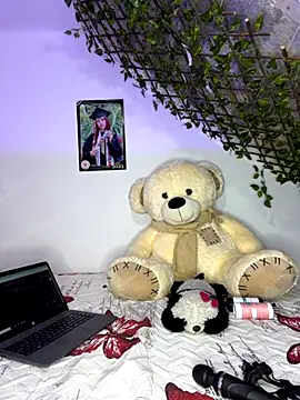 Snapshot of Melody_rouxxx chatting on 12, 9, 2025 Melody rouxxx online show from 12, 9, 2025