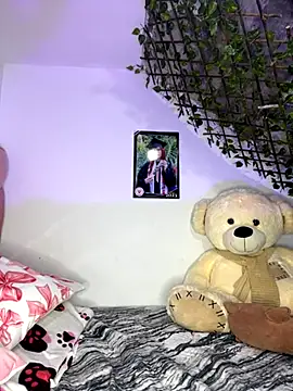 Snapshot of Melody_rouxxx chatting on 9, 10, 2025 Melody rouxxx online show from 9, 10, 2025