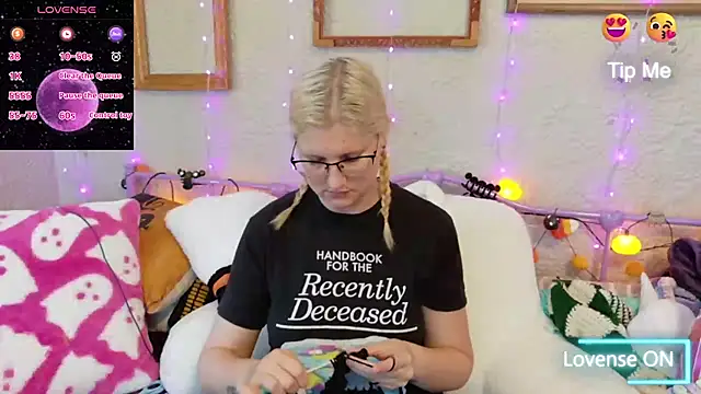 Snapshot of samanthamalichite chatting on 22, 10, 2025 samanthamalichite online show from 22, 10, 2025