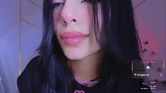 Hollyxx  online show from 6, 11, 2025