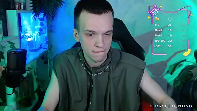 Snapshot of frozen_boy chatting on 31, 10, 2025 frozen boy online show from 31, 10, 2025